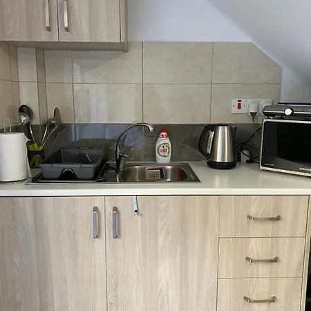 Modern Center Saripolou * Λεμεσός