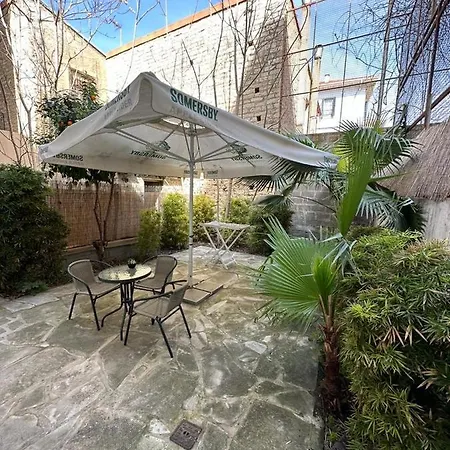 Modern Center Saripolou * Λεμεσός